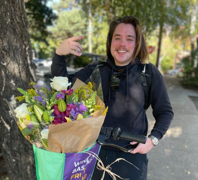 Petal it forward is this week!!!! Reach out if you’d like to help us prep bouquets Tuesday 7-9 at the Portland flower market or if you’d like to help us give away flowers on Wednesday! It’s going to be a great day to spread some joy! #petalitforward #pnwflowers #pnwflorist #oregonflorist #portlandflorist #smallbizpdx #portlandoregon #portland #vancoverflorist