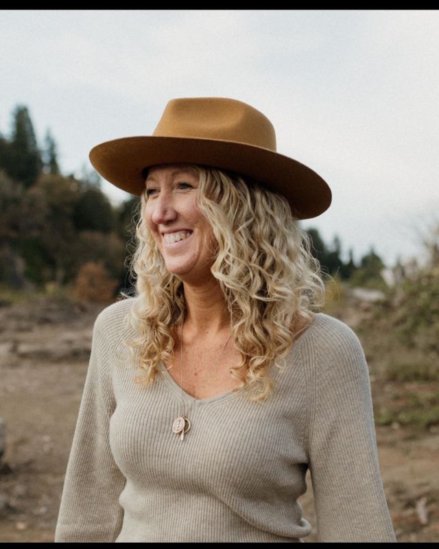 We are so excited to announce a new addition to the PNWFA Board of Directors Sage Marcella @sage_ashley 

“What I love the most about being a florist is the never ending, always revolving selection of colors and textures you get to play and design with. Just when you are starting to get tired of some flowers there season ends and a new seasonal flower has arrived on the scene.  In addition to this, growers, always seem to be pushing the caliber by introducing and perfecting new varieties or colors or flowers, and wholesalers are always bringing in new blooms from far away places like Japan, or New Zealand, or the dutch market etc…  20 plus years playing with flowers and I continue to be inspired by new ones each season and each year.  I love that my job as a florist keeps me surrounded by all this beauty, and I love getting to share this passion for flowers with customers, clients, and fellow floral enthusiasts.”
#pnwflorist #portlandflorist #portlandflorists #pdxflorist #oregonflorist #oregonflorists #pacificnorthwestflorist #portlandfloraldesigner