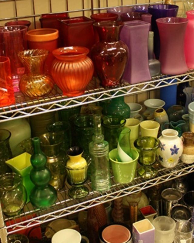 This is a perfect time to encourage your customers to recycle vases! Next Saturday January 20th is the Florist Flea at the Flower Market! Drop off your donations during market hours and score some deals at the flea! #oregonflorist #portlandflorist #pdxflorist #oregonflowers #washingtonflowers #washingtonflorist #portlandflowershop